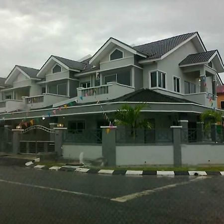 טאיפינג Makmur Homestay מראה חיצוני תמונה